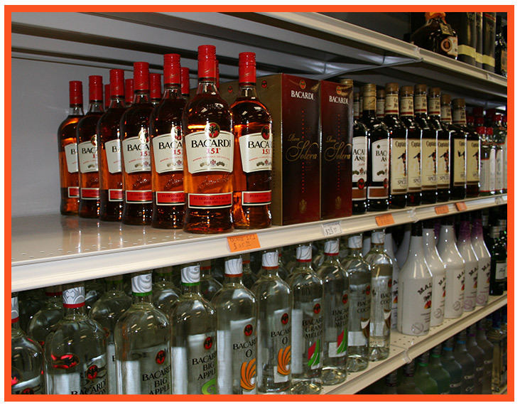 Black Liquor Store Shelving Island Display With 32 Shelves